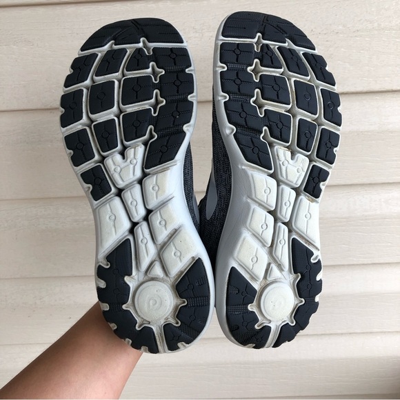 Brooks Flow 7 women’s running Gray / Black Sneakers shoe size 9.5 Medium - Picture 9 of 16